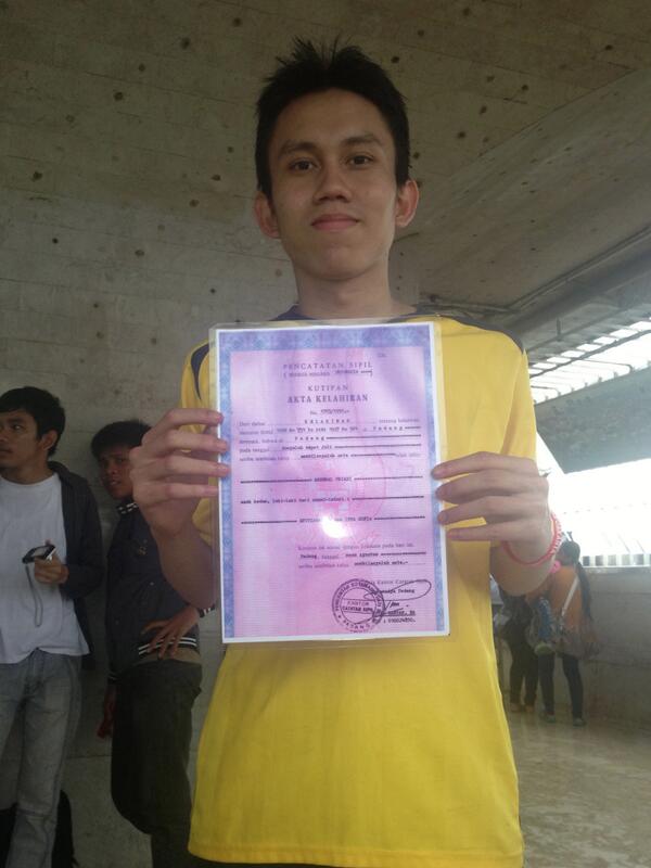 Arsenal punya fans bernama Arsenal. Nama lengkapnya : Arsenal Priadi