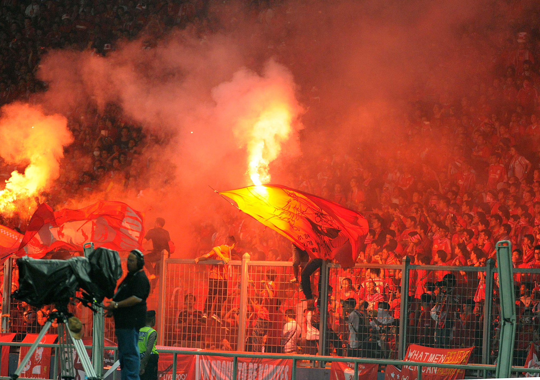 Foto-Foto Fans Liverpool ketika di GBK! Salut gan!