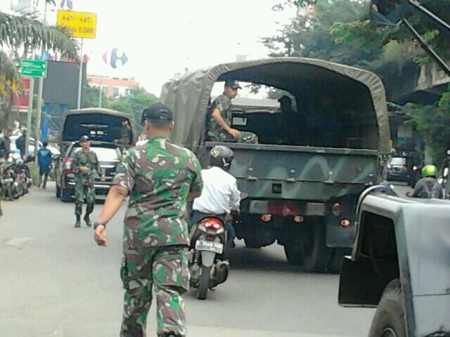 &#91;EDAN&#93; Seorang Ibu Lawan Tentara Se-truk