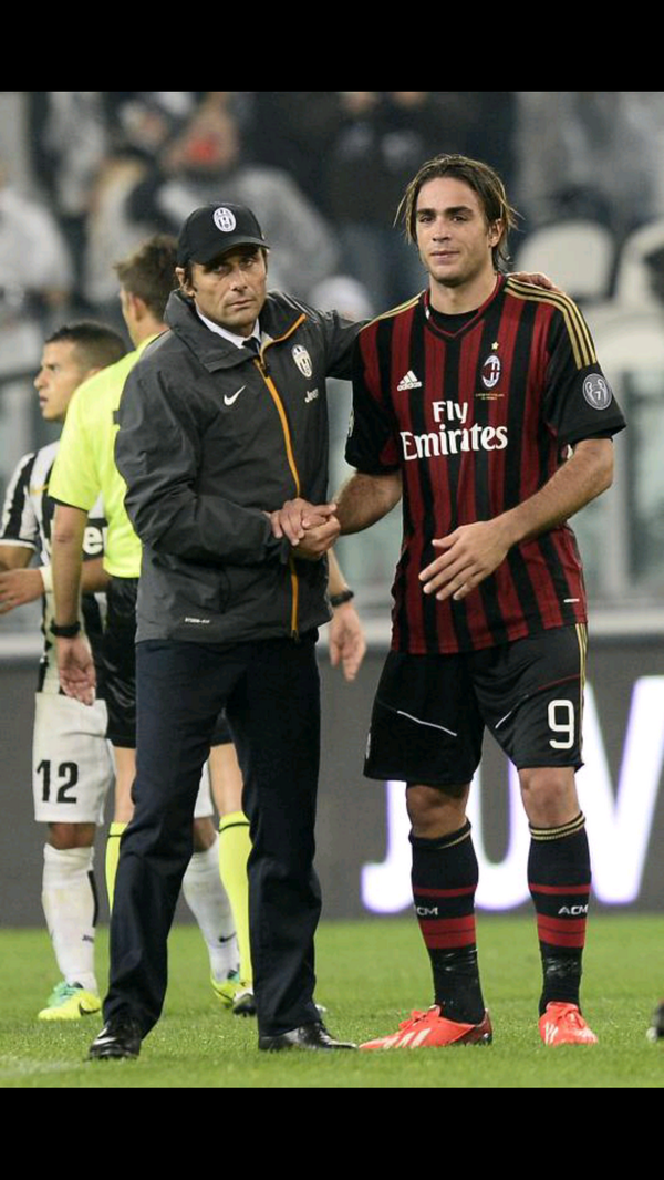 spectre-soccer-room-2013-2014------part-1