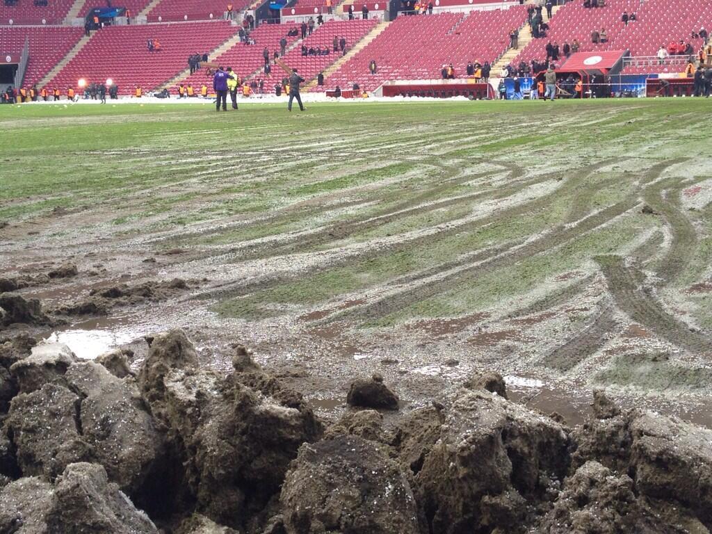 spectre-soccer-room-2013-2014------part-3