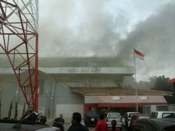 Kantor TVOne terbakar, belasan mobil damkar dikerahkan ke lokasi