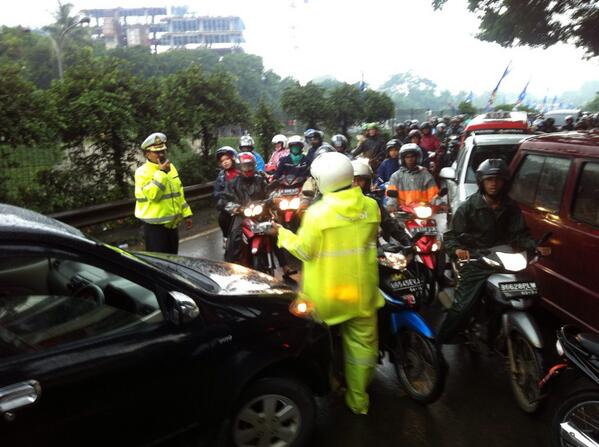 beberapa titik banjir &amp; kemacetan pagi ini di jakarta (Informasi++)