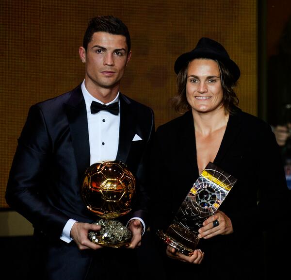 Ronaldo Pesepakbola terbaik 2013 (Ballon D Or) inilah hasil lengkapnya gan