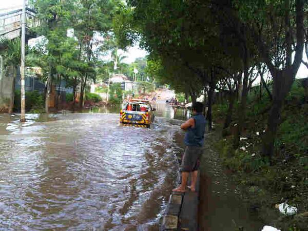 beberapa titik banjir &amp; kemacetan pagi ini di jakarta (Informasi++)