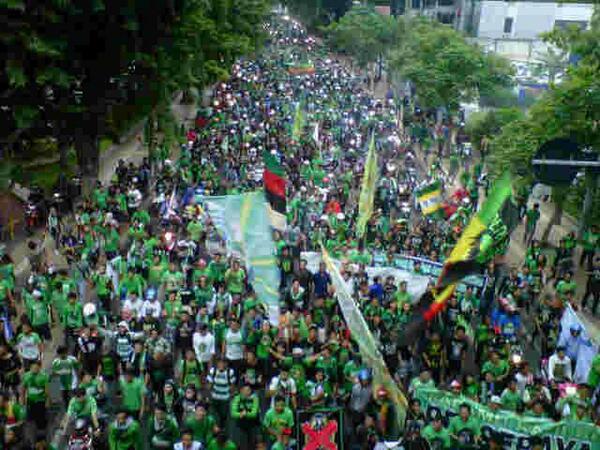 Ribuan Bonek Berdemo Minta Wali Kota Tolak Persebaya 'La Nyalla'