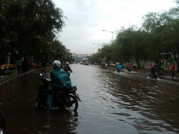 &#91; Info + PIC &#93; Banjir &amp; Genangan Air di Jakarta &amp; Sekitarnya , 17 Januari 2014