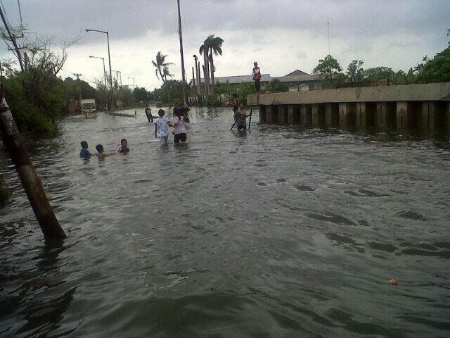 [ Info + PIC ] Banjir &amp; Genangan Air di Jakarta &amp; Sekitarnya , 17 Januari 2014
