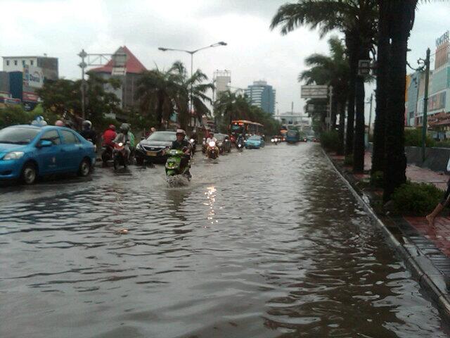 &#91; Info + PIC &#93; Banjir &amp; Genangan Air di Jakarta &amp; Sekitarnya , 17 Januari 2014