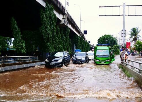 &#91; Info + PIC &#93; Banjir &amp; Genangan Air di Jakarta &amp; Sekitarnya , 17 Januari 2014