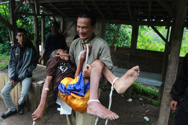 &#91;MIRIS GAN&#93; Kisah Kakek Edy Yang Dibuang Ambulance Plat Merah di Bandar Lampung