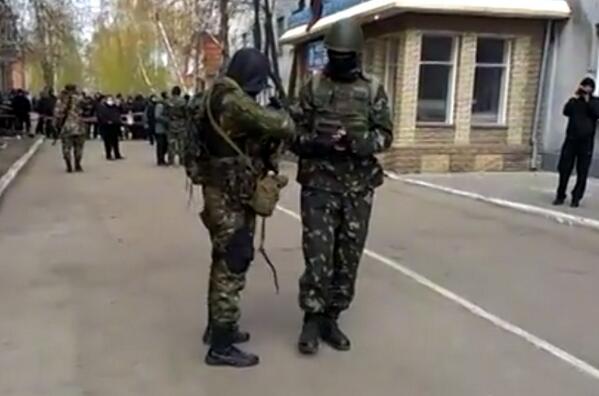&#91;FOTO&#93; Militer Russia lancarkan invasi ke Ukraina Timur