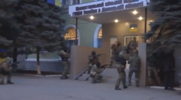 &#91;FOTO&#93; Militer Russia lancarkan invasi ke Ukraina Timur