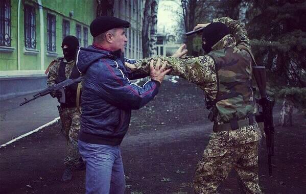 &#91;FOTO&#93; Militer Russia lancarkan invasi ke Ukraina Timur