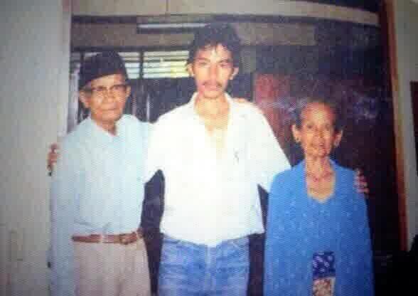 &#91;KOMPLIT WITH PIC&#93; SANGGAHAN TERHADAP FITNAH IDENTITAS JOKOWI