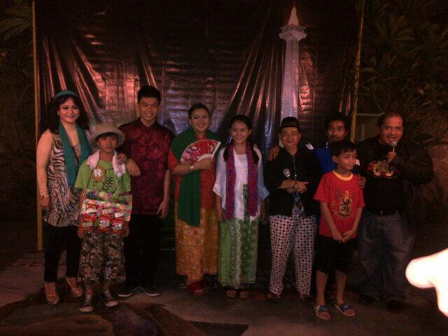 GRUP LENONG PENDATANG BARU, MENGGEMPARKAN KEMANG !