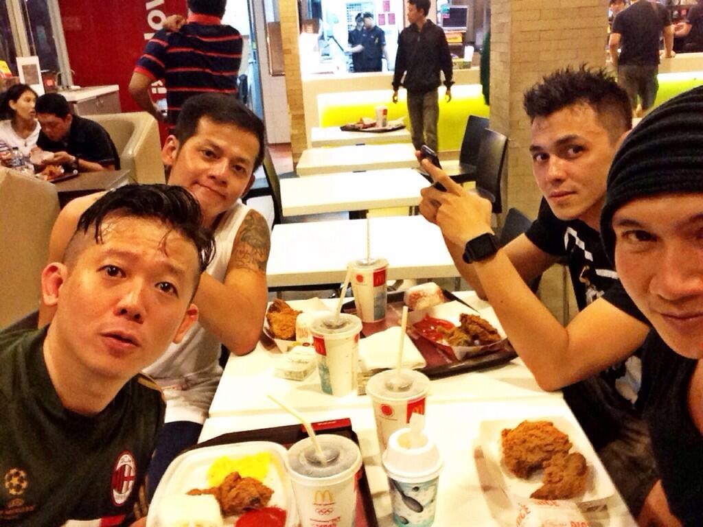 mini-cooper-celaka-cerita-angga-yang-rela-menolong-walau-buru-buru-antar-barang