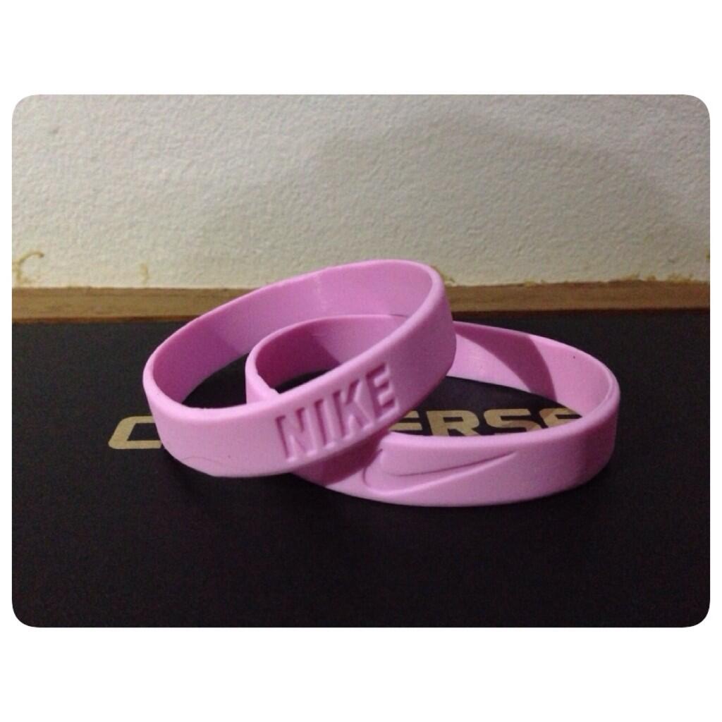 Terjual Gelang  NIKE  ADIDAS Karet  GLOW IN THE DARK ACTIVE 