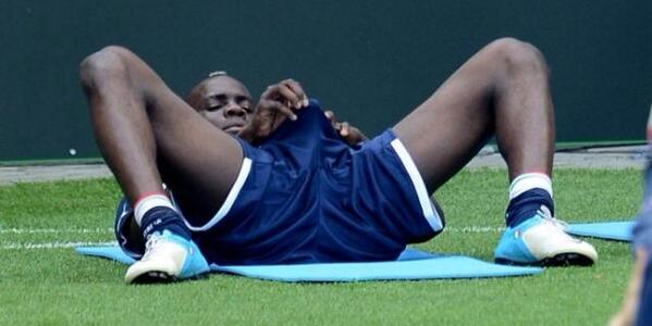 spectre-soccer-room-2013-2014------part-7