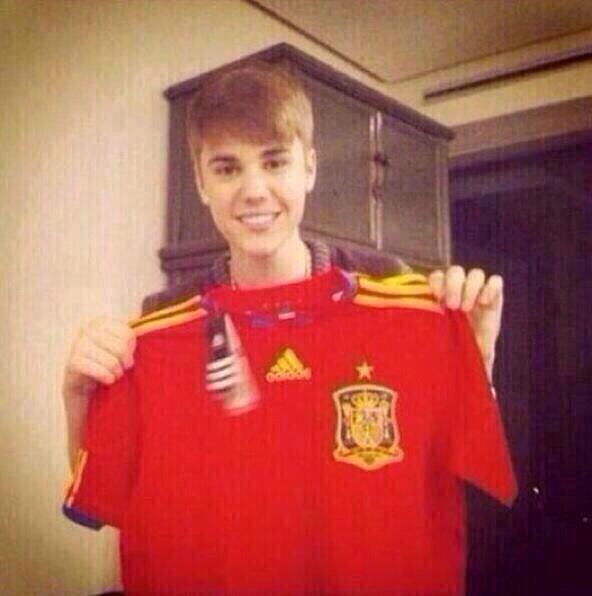 Memes Gokil pasca kekalahan Spanyol kemaren (ternyata gara2 bieber juga gan)