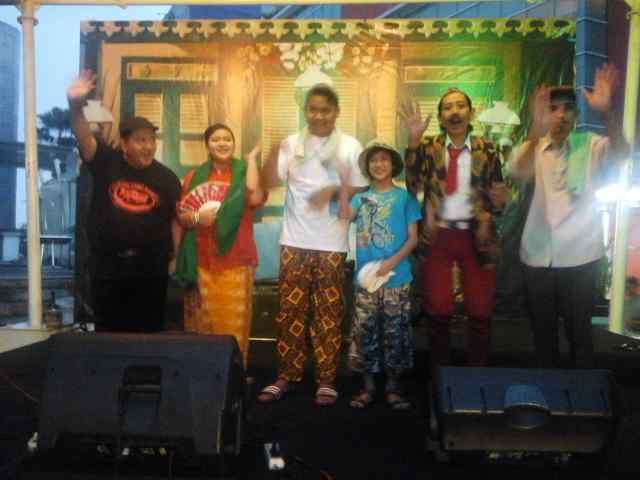 GRUP LENONG PENDATANG BARU, MENGGEMPARKAN KEMANG !
