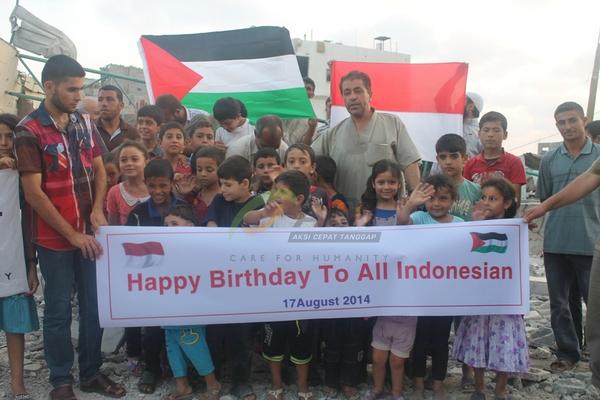 Ucapan selamat &quot;Ulang Tahun&quot; untuk Indonesia, dari Gaza, Palestina..