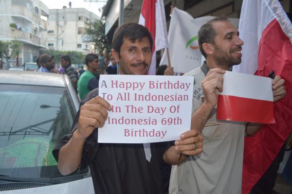 Ucapan selamat &quot;Ulang Tahun&quot; untuk Indonesia, dari Gaza, Palestina..