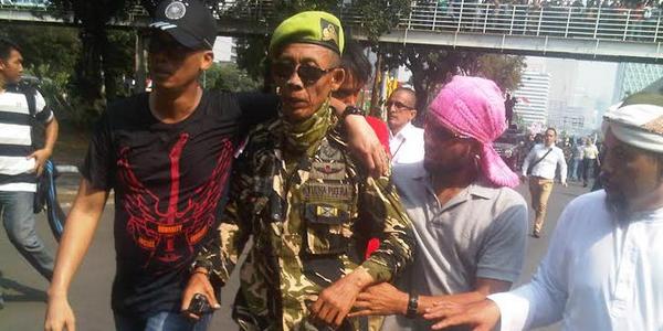 &#91;With Pic&#93; Diduga provokator, kakek-kakek pendukung Prabowo ditangkap