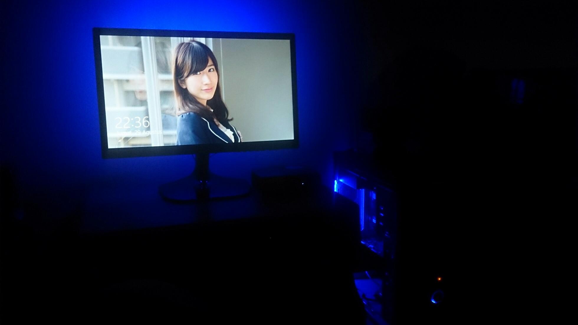 &#91;TUTOR&#93; Membuat Backlight Monitor PC (Cahaya Bias Dibelakang Monitor) Seharga 10 Ribu