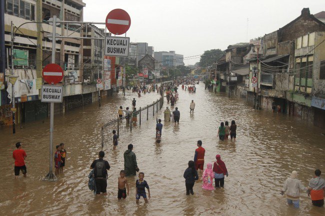 ahok-bilang-bebas-banjir-sma-8-kini-banjir-lagi