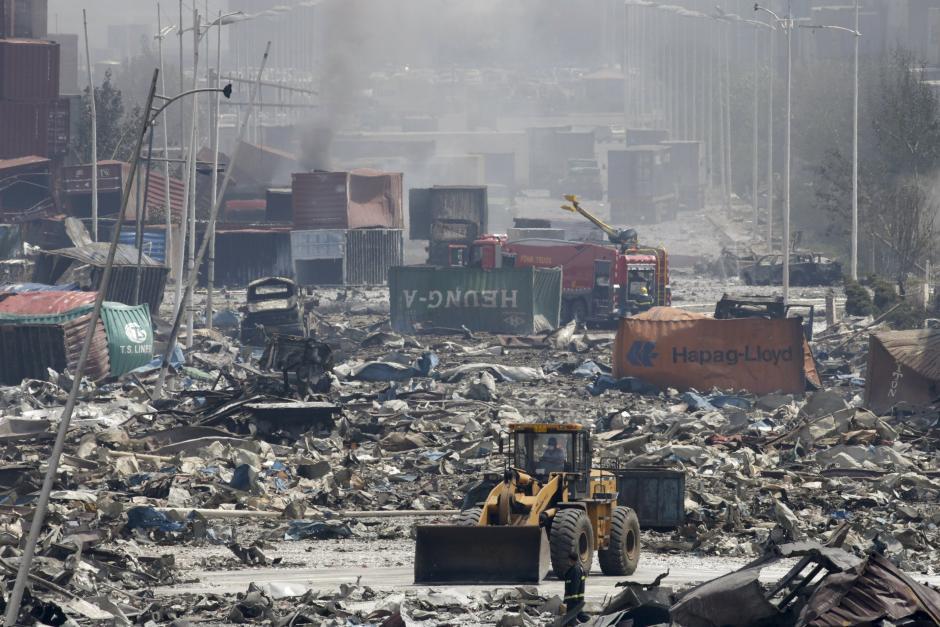 Aftermath Huge Explosion in Tianjin China 13 Agustus 2015