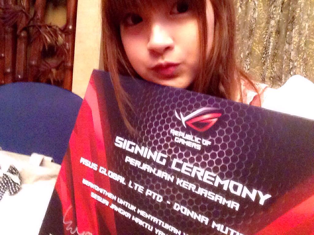 Mau Tau Brand Ambassador Asus ROG yang Baru? CAKEP BENER GANSSSSS!