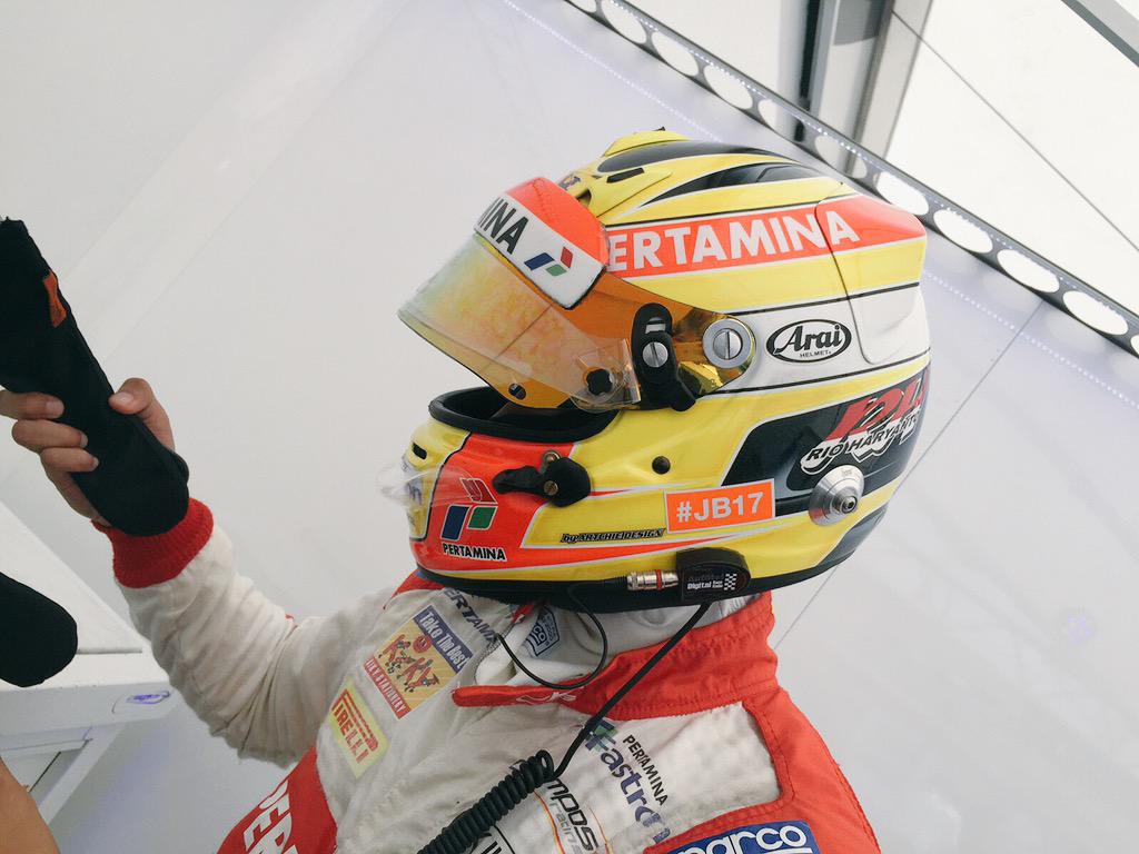 Rio Haryanto Juara 2 Di Race2 GP2 Sochi Rusia 11-10-2015