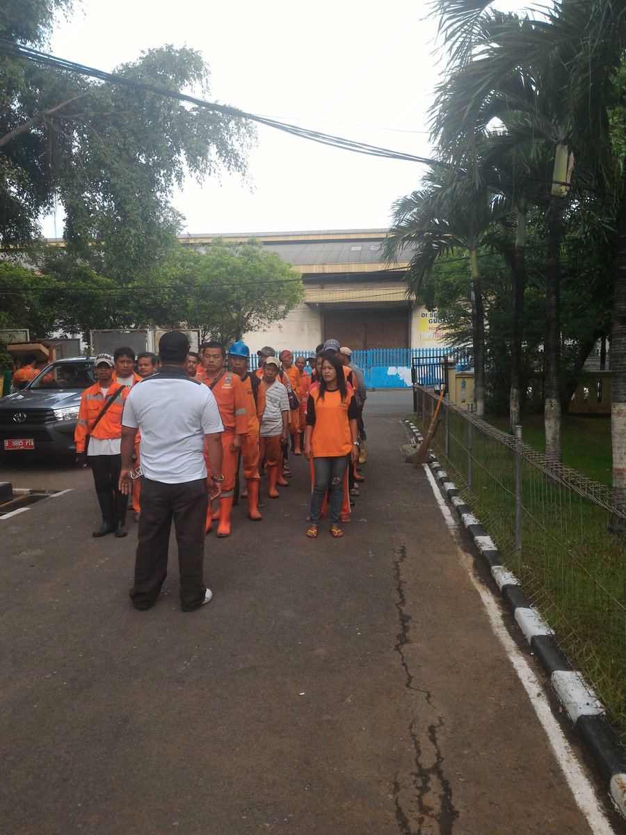 &#91;KOMBAT NATURE&#93; Aksi Nyata Ruwat Bumi dan Menyususi sungai Ciliwung