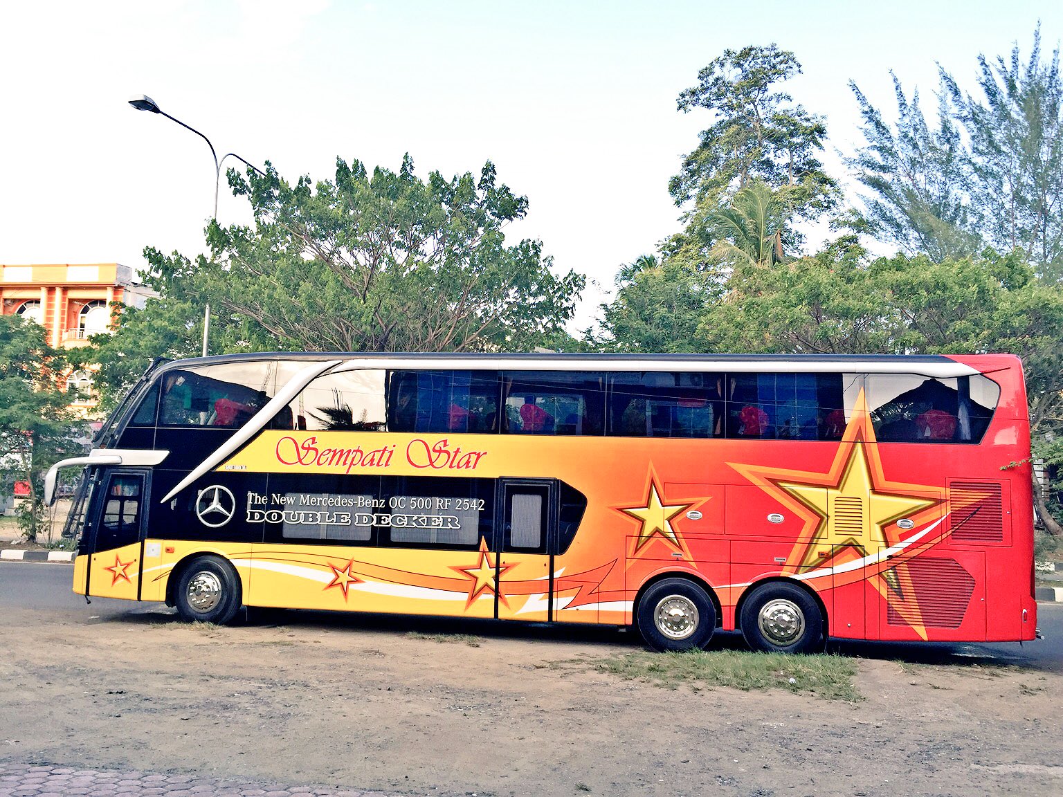 5 Alasan Kenapa Mercedes Benz Menjadi Pilihan Favorit Pengusaha Bus Di Pulau Sumatera