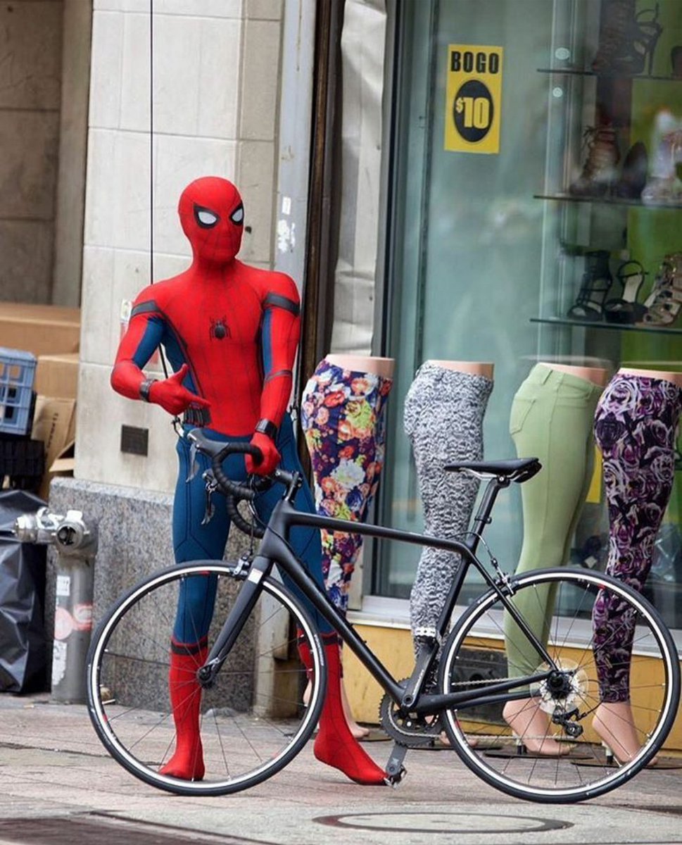 Hebohnya Spider-Man Beraksi di Tengah Kota (Behind The Scene Photo)
