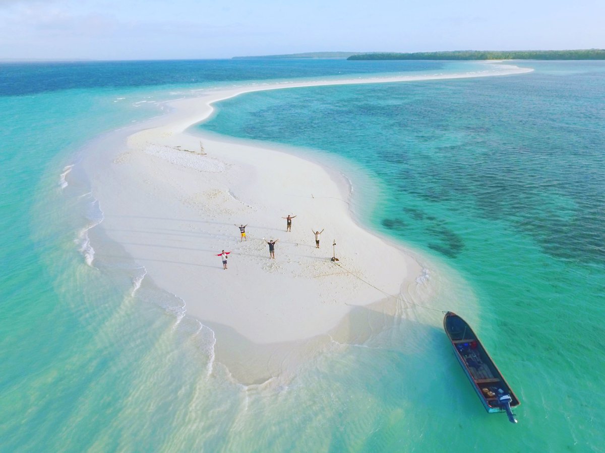 FYI, Salah Satu Pasir Pantai Terhalus di Dunia Ada di Indonesia! 