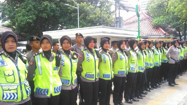 Demokrasi Di Uji Pembangunan Jangan Berhenti. The Maturity Democracy of Indonesia