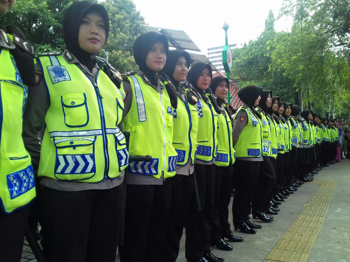 Demokrasi Di Uji Pembangunan Jangan Berhenti. The Maturity Democracy of Indonesia