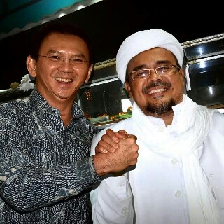 Al Quran Dileceh, Zaskia Mecca Cabut Dukungan Ke Ahok