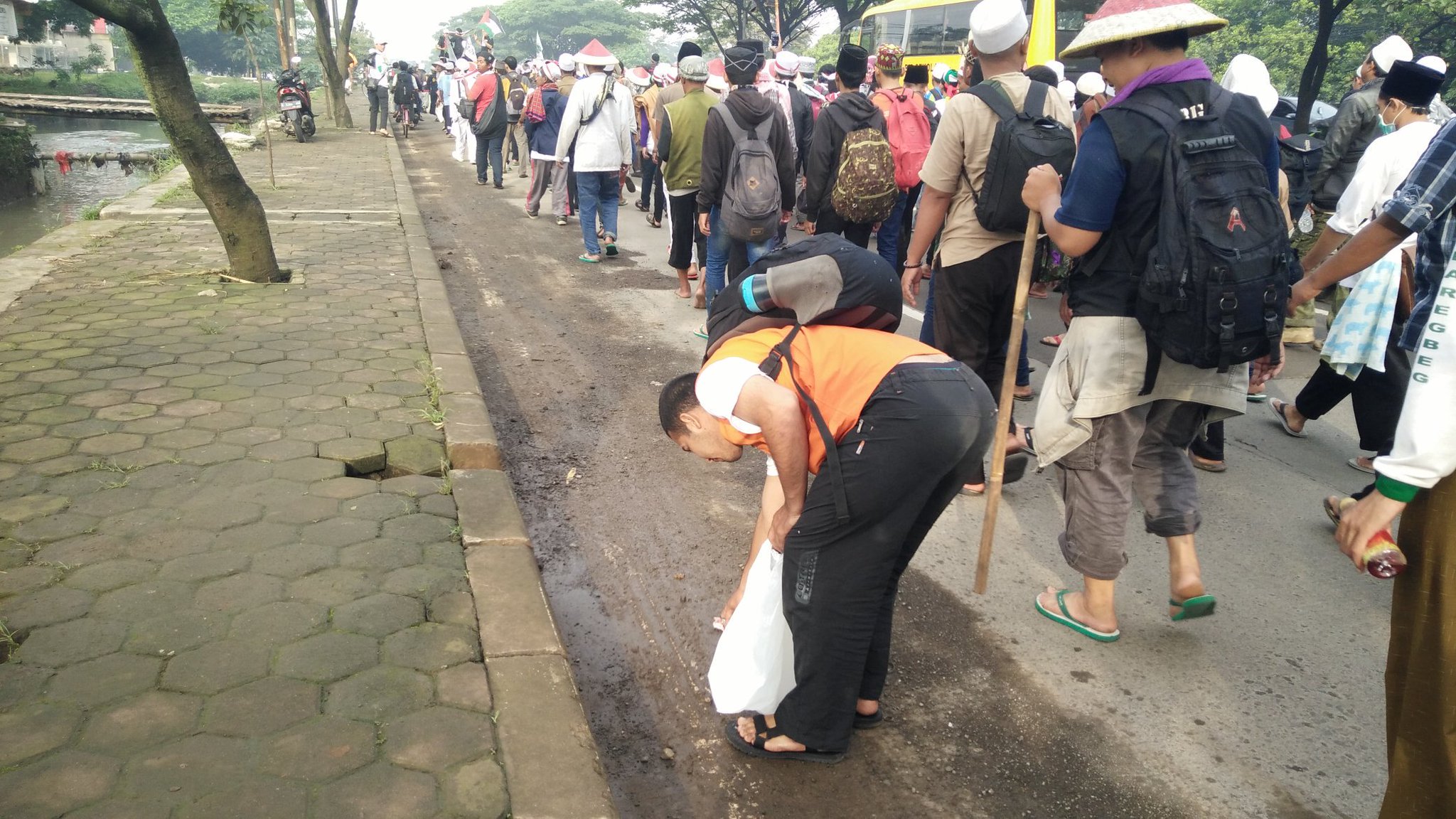 Sambil Menangis, Rachmawati: Ahok Harus Dipenjara