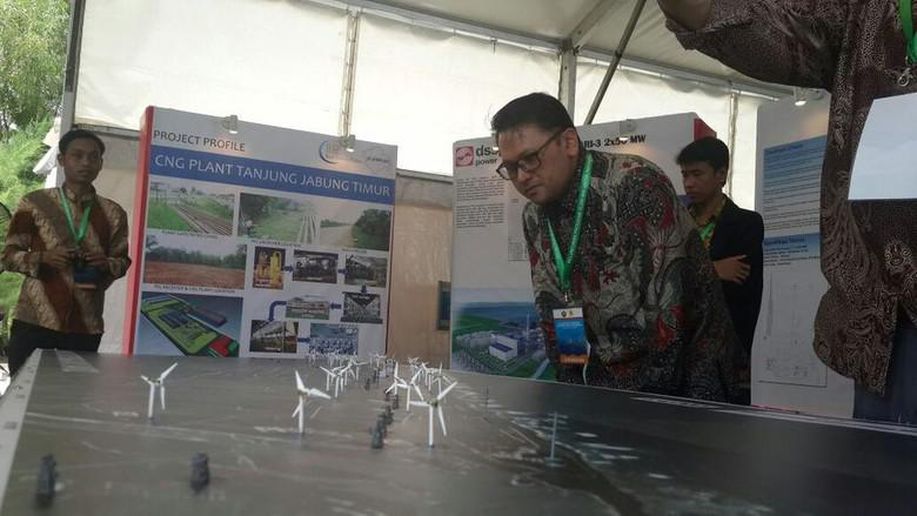 Mengintip Pembangunan Proyek 'Kebun Angin' Terbesar di Indonesia