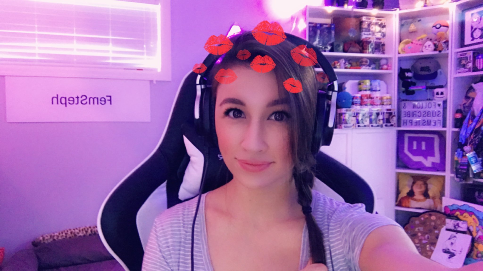 Seksi & Menggoda, Inilah 6 Gamer Cewek Yang Sangat Disukai, Agan Mau Tahu?