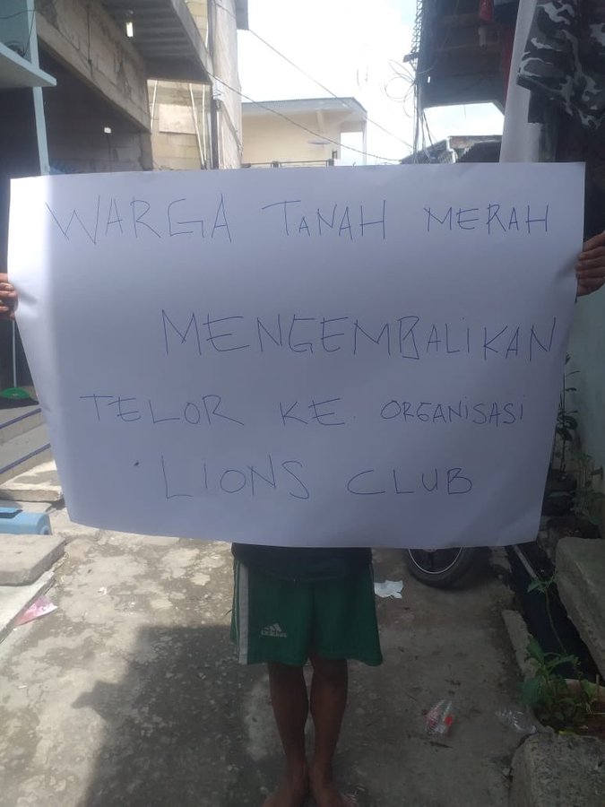 Bela Anies, Warga Tanah Merah Kembalikan Telur Bantuan Baksos Lions Club