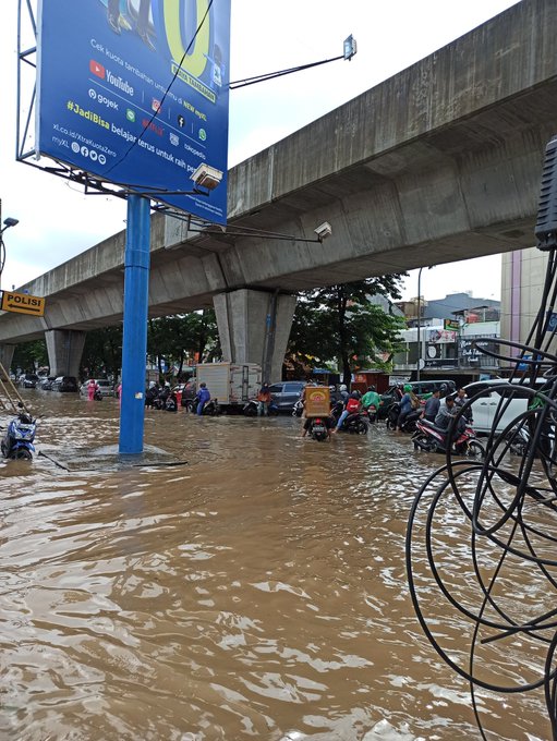 Jakarta Banjir Lagi, Warganet Sindir Anies Baswedan Lewat Tagar #WajahBaruJakarta