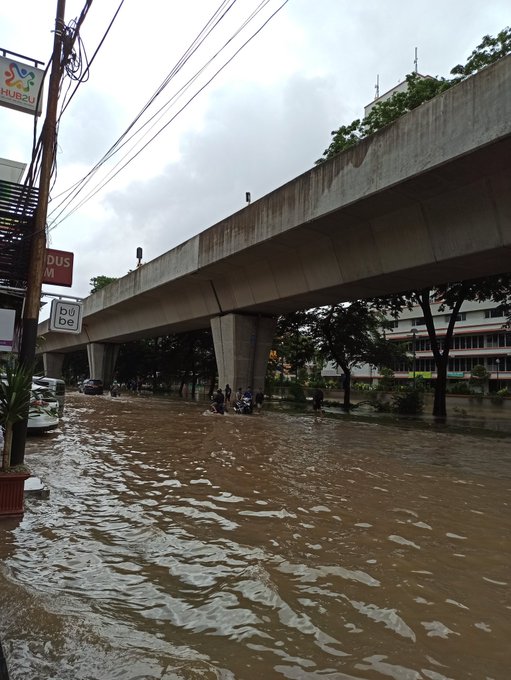 Jakarta Banjir Lagi, Warganet Sindir Anies Baswedan Lewat Tagar #WajahBaruJakarta