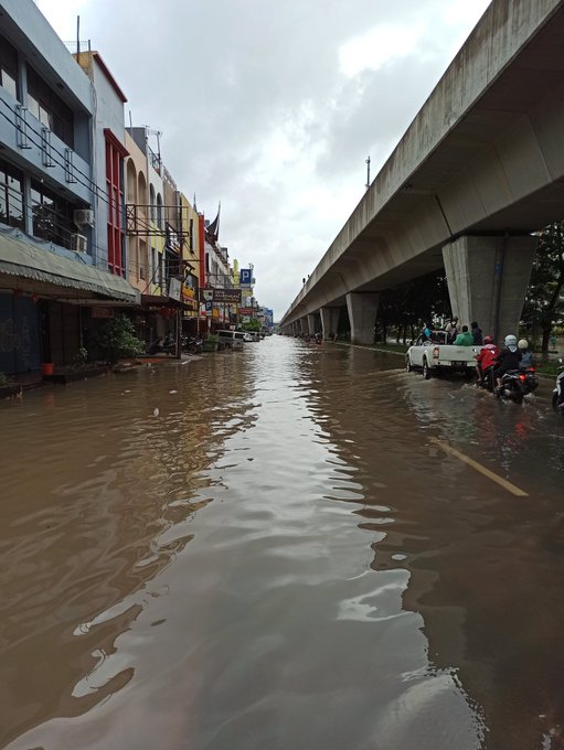 Jakarta Banjir Lagi, Warganet Sindir Anies Baswedan Lewat Tagar #WajahBaruJakarta