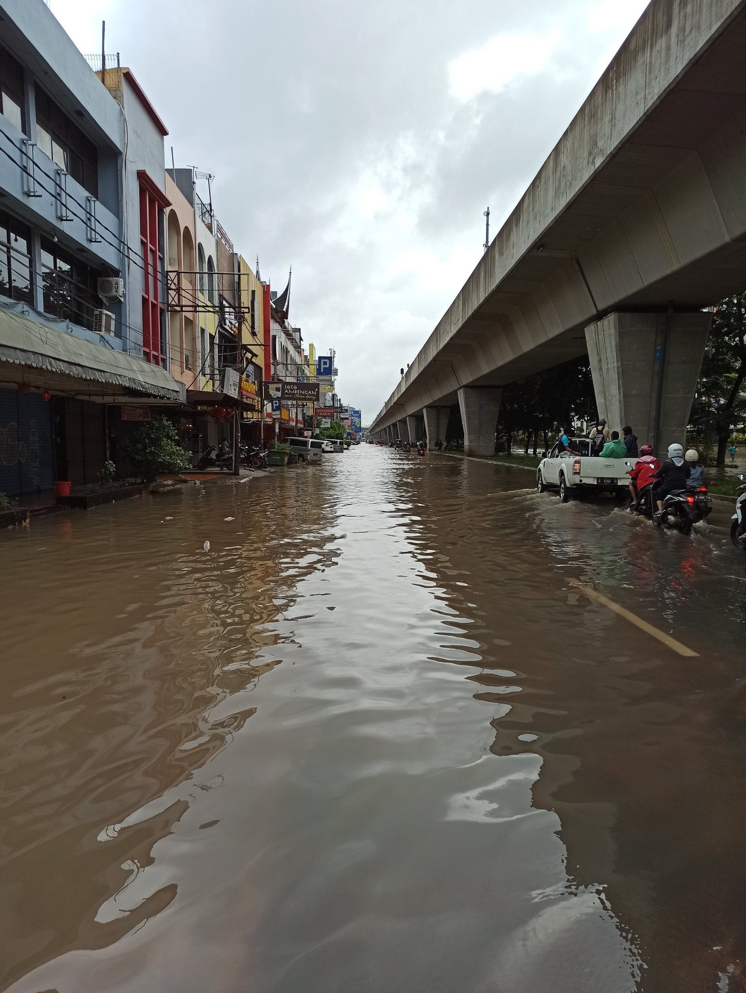 Prasetyo Kritik Pemprov DKI: Hujan Lokal Saja Banjir, Ini Bukan Limpahan!