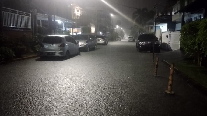 KAPOK ! Bamus Betawi Sebut Banjir di Hari Libur Berkat Doa Anies Yang Sholeh...