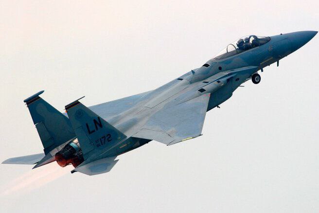 F-15J Jepang Jatuh ke Laut, Pilot Belum Ditemukan